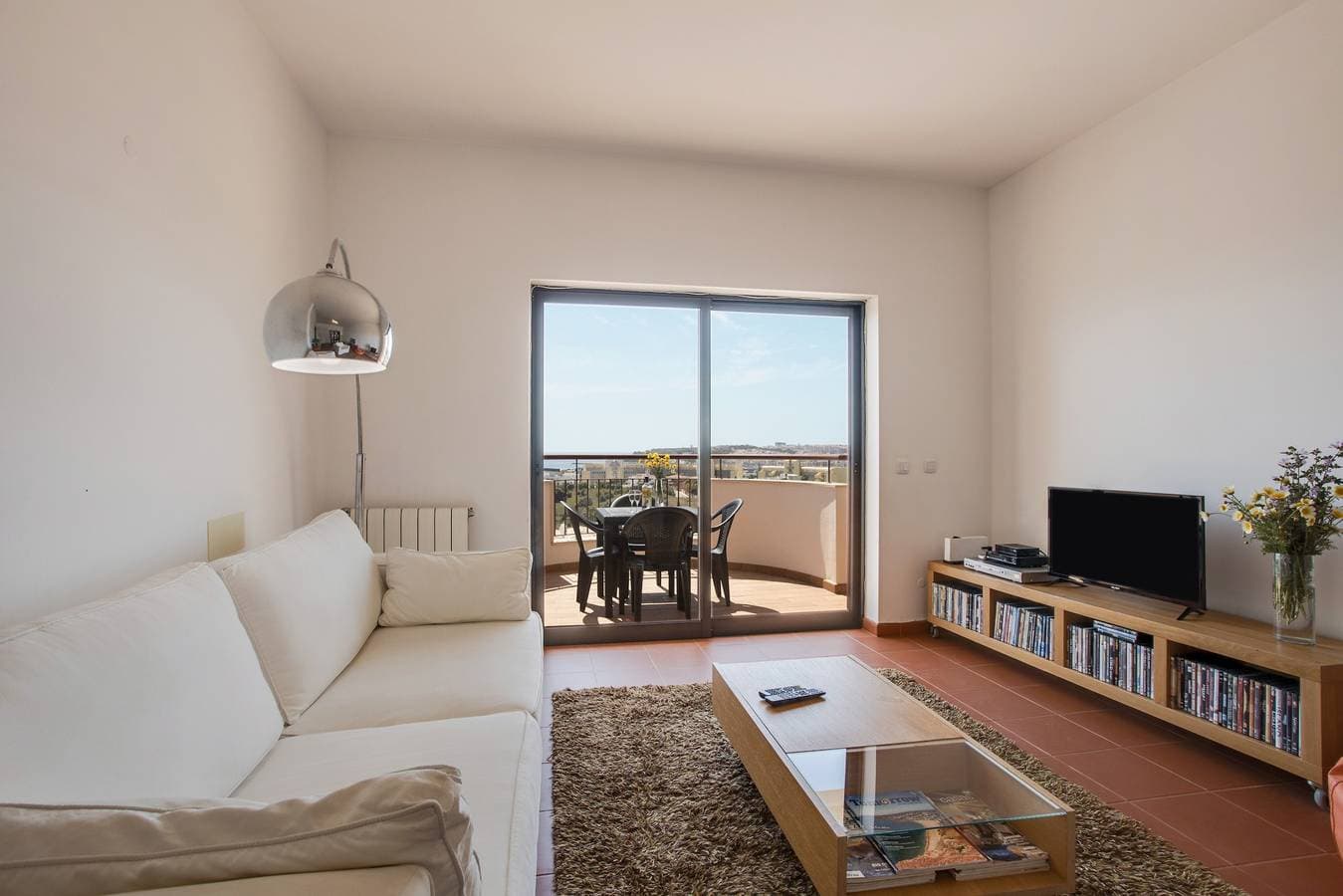 Foto 5 von 27: Meia Praia Beach Apartment mit Meerblick, Pool, WLAN, Balkon und Garten