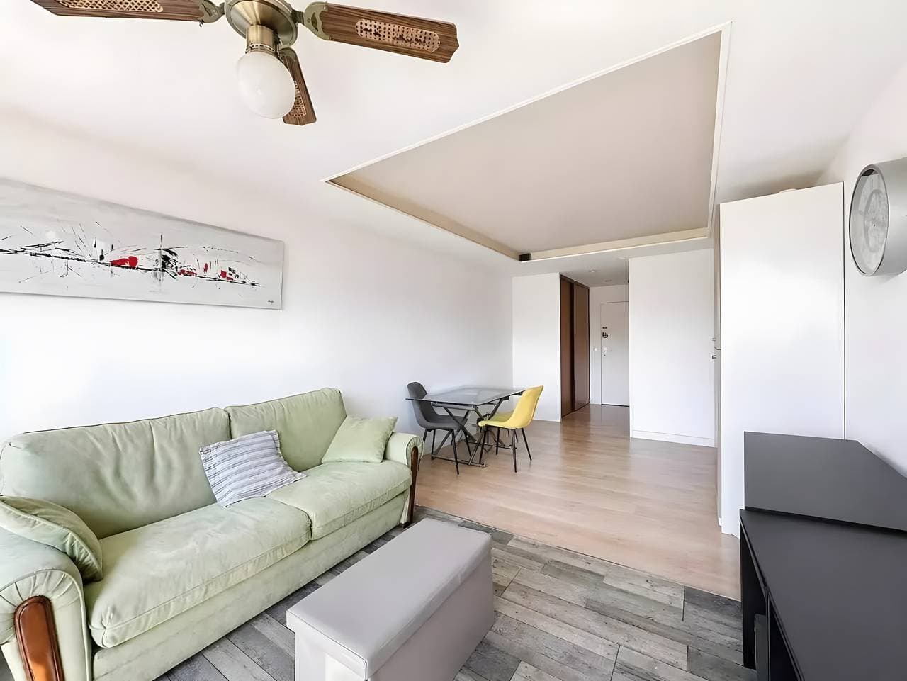 Foto 4 von 10: Appartement „Le Balcon Des Arènes“: Bergblick, Gemeinschaftspool und WLAN