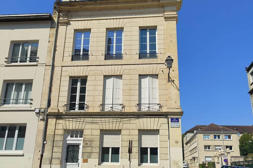 Foto 9 von 25: Apartment-Deluxe-Eigenes Badezimmer-Blick auf das Wahrzeichen
