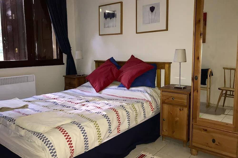 Foto 2 von 30: Secluded villa with large garden pool Overlooks beautiful picturesque village