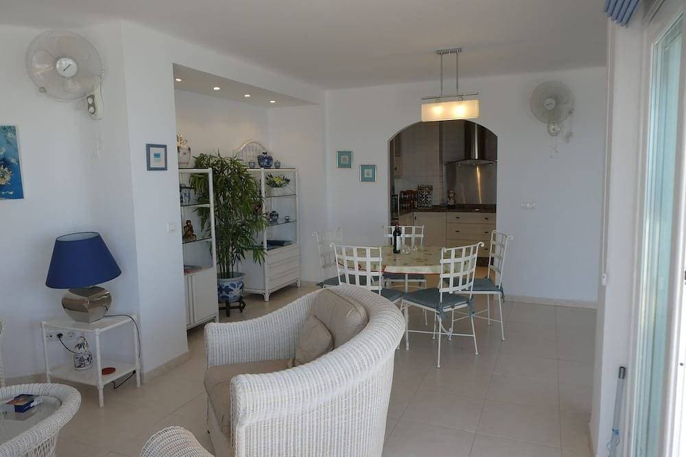 Foto 9 von 23: Schönes Apt. mit 2 Schlafz. , große Terrasse, Traumblick, gem. Pool, strandnah