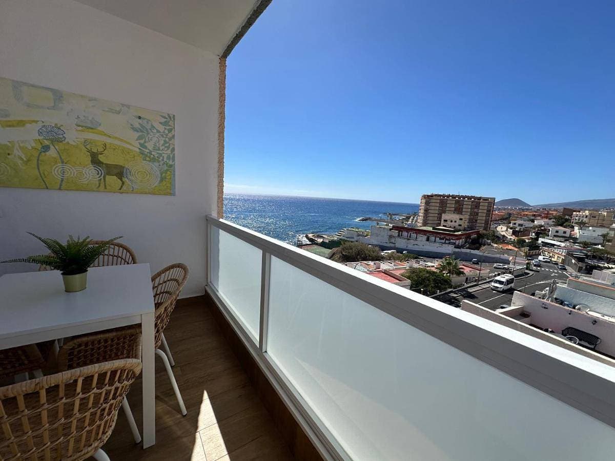 Foto 2 von 46: One-Bedroom Apartment with Sea View and Balcony