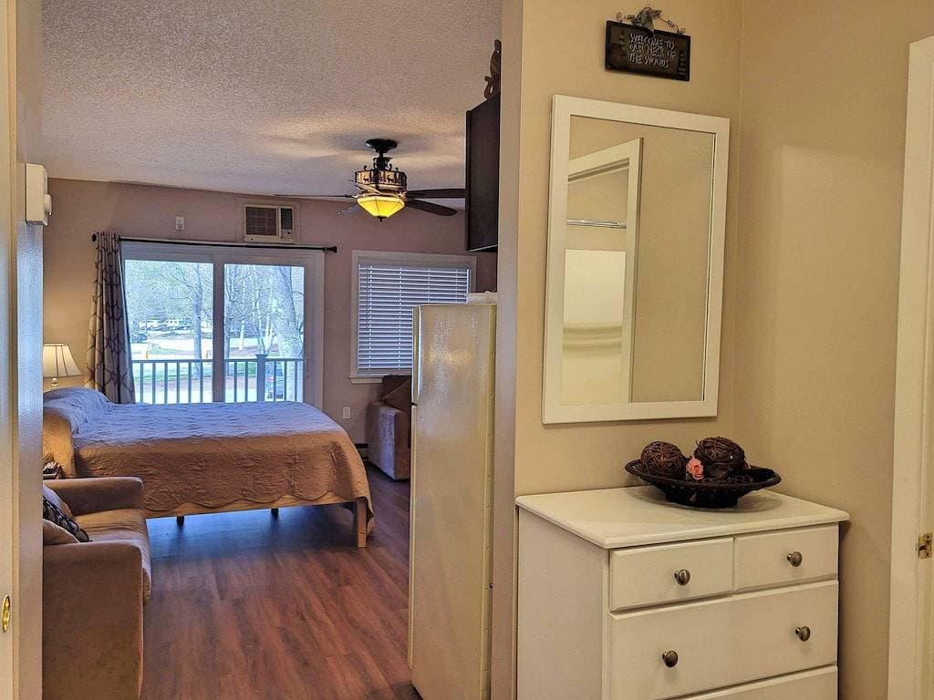 Foto 7 von 16: Kitchen, AC, deck, view, pool, ski shuttle. Ld 103 by Lrs