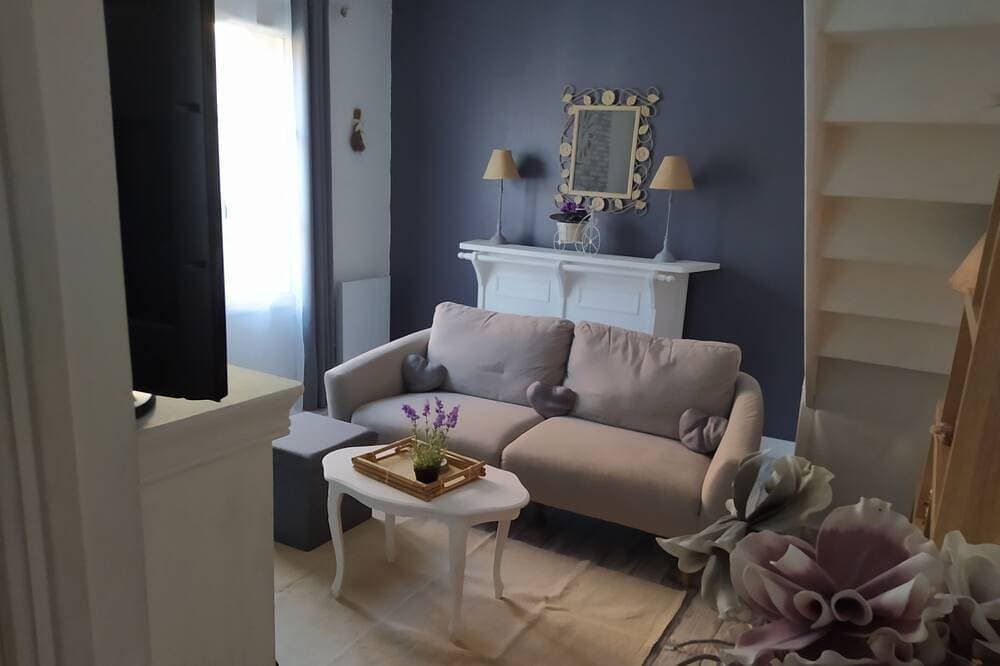 This residence in the heart of Honfleur is a great place to live. 1