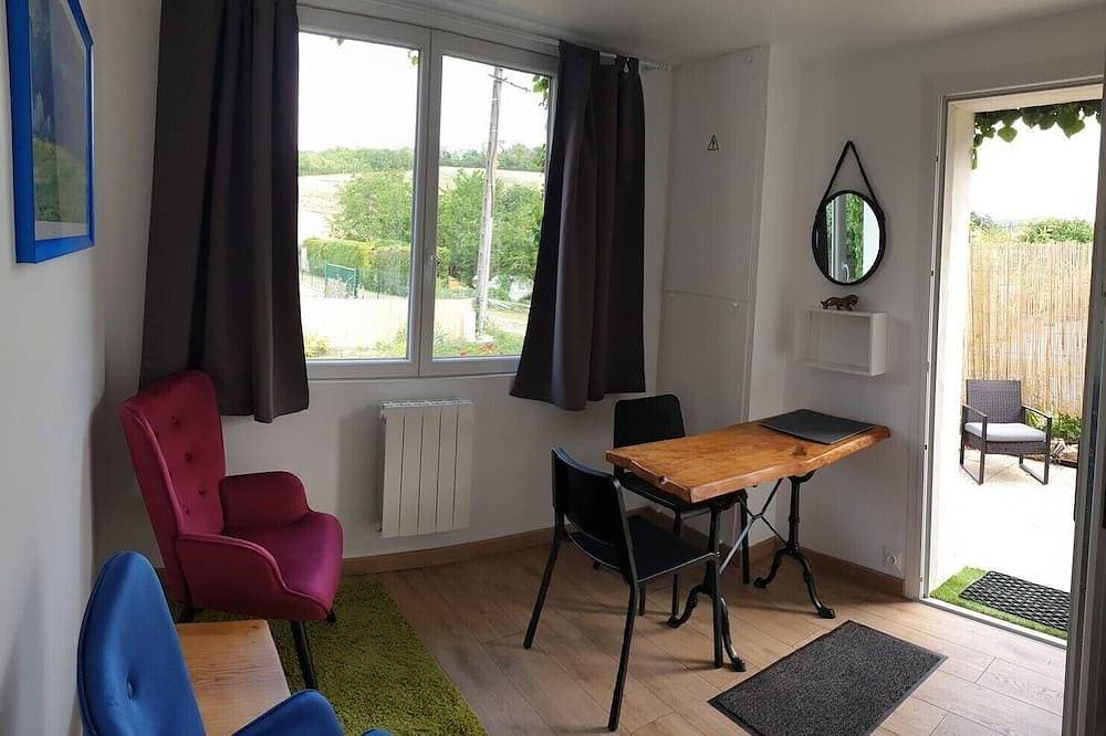 Foto 11 von 20: The Maison en Feuilles: a charming retreat with garden, terrace, perfect for 2