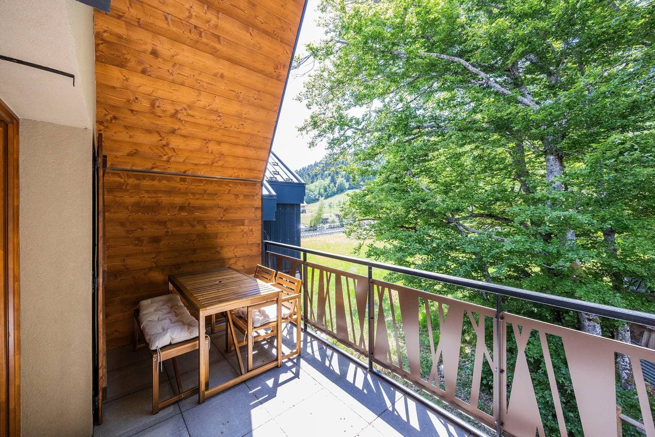 Foto 5 von 31: Appartement „L’aubier des Bauges“: Bergblick, private Terrasse & WLAN