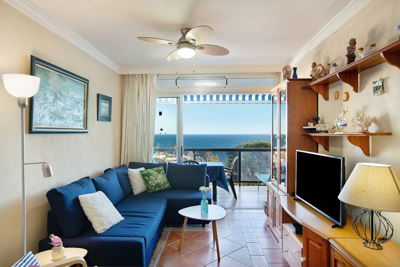 Foto 7 von 23: Apartamento Sol Del Sur mit Meerblick, Pool, WLAN und Garten