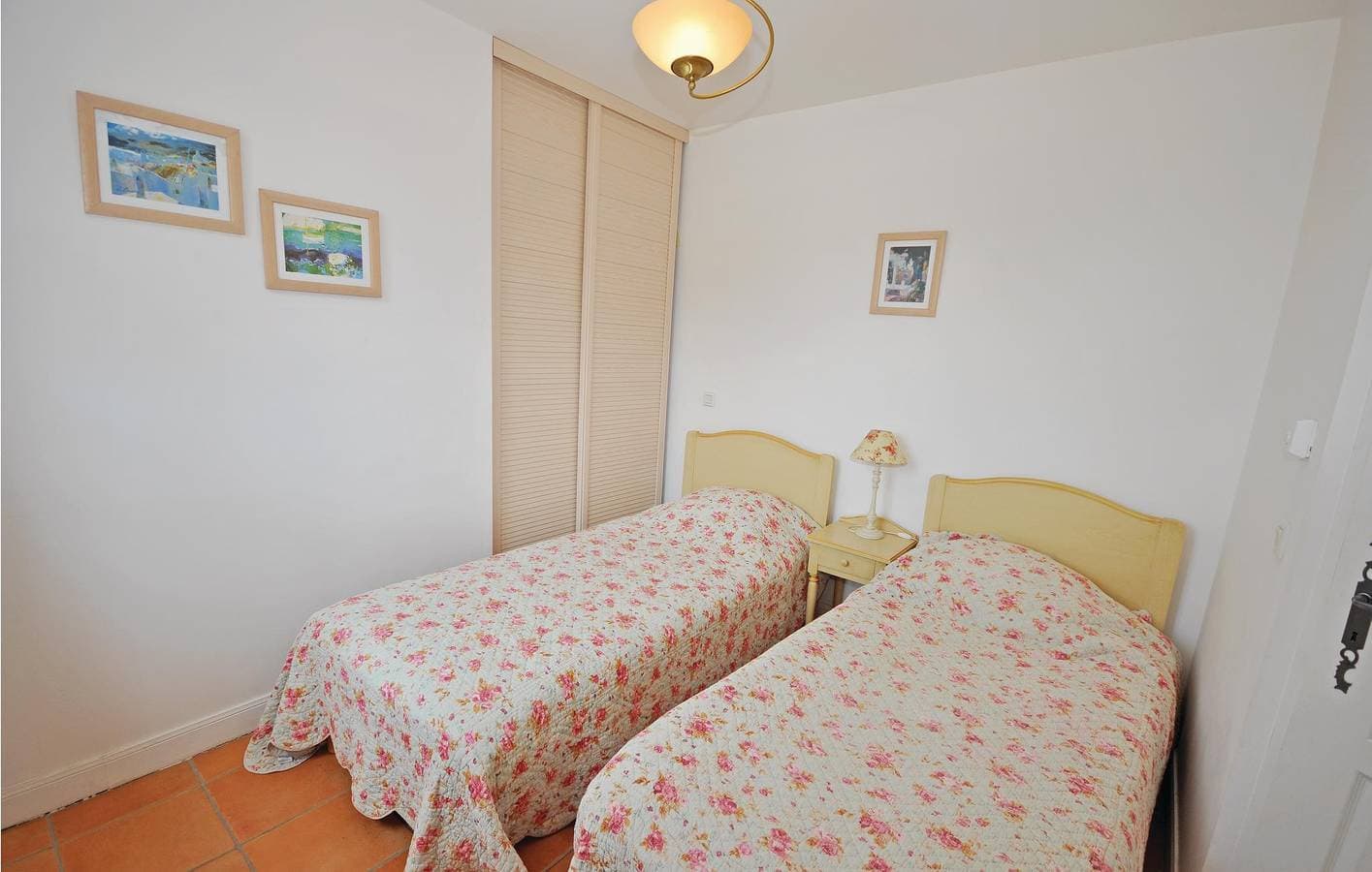 Foto 8 von 35: 135m² Modernes Apartment - Pool, Parkplatz, AC, WiFi