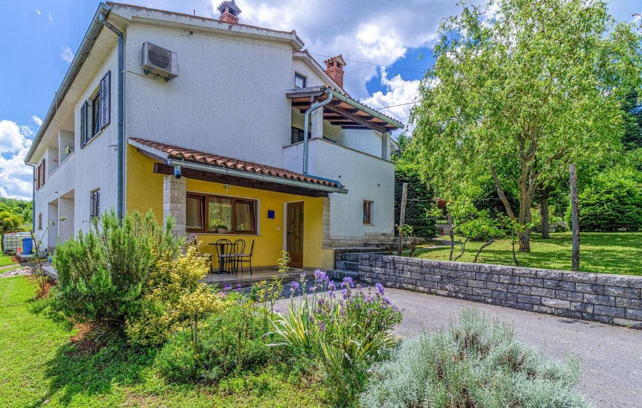 Nice Apartment In Karojba With Wifi 1