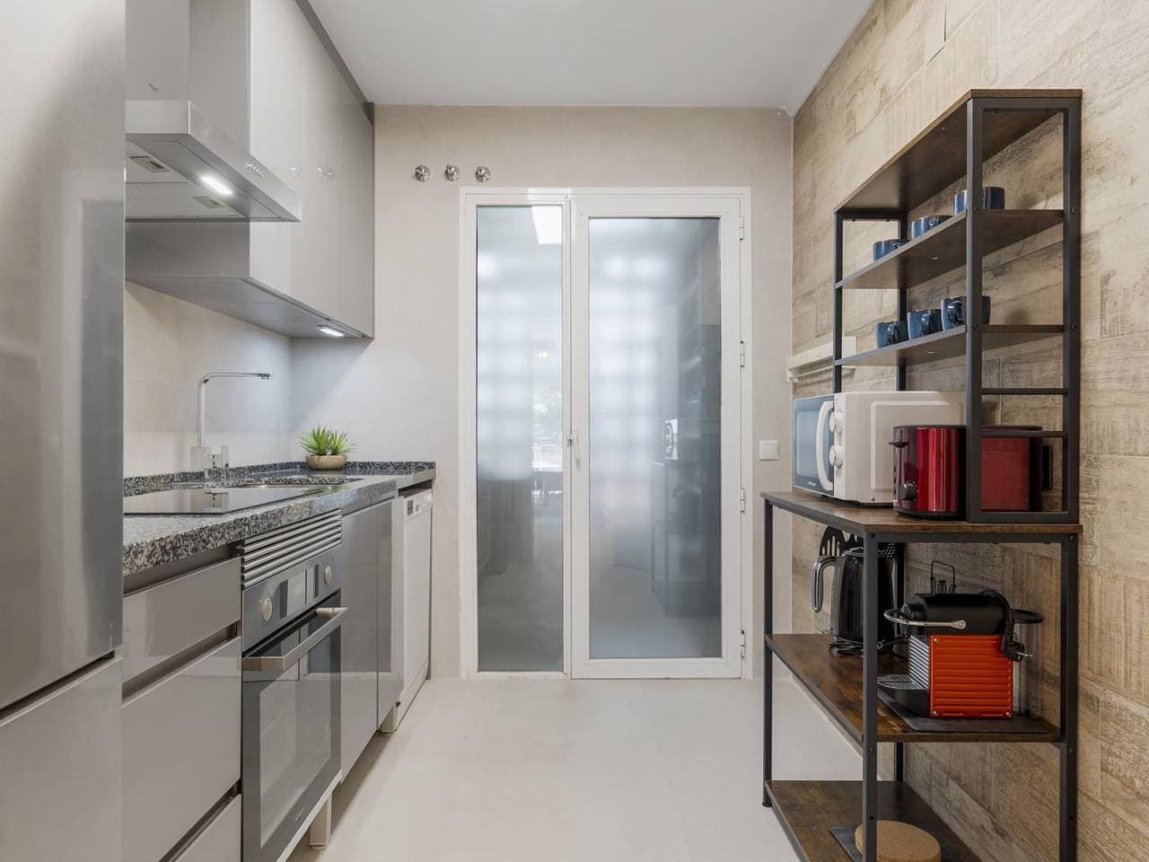 Foto 13 von 37: Ferienwohnung für 4 Personen mit Terrasse