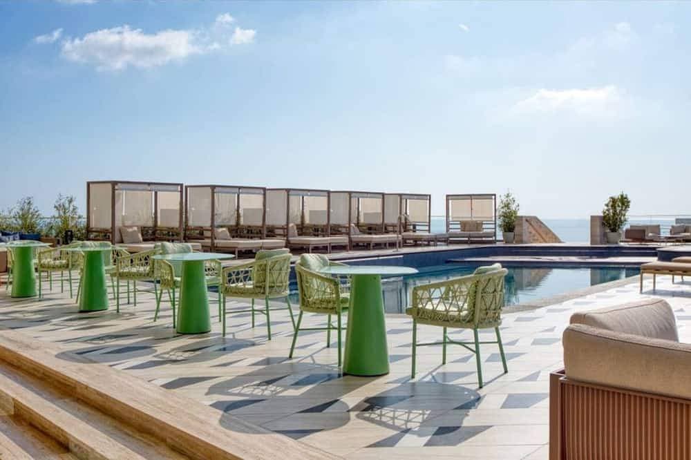 Foto 11 von 27: One of a king Top-Floor, Jacuzzi Terrace - Mercury