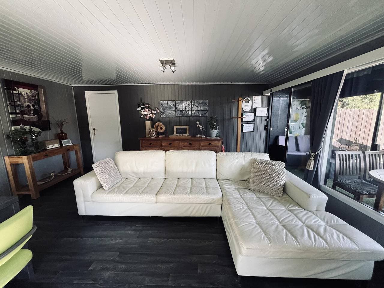 Foto 2 von 38: Modernes Chalet direkt am Wasser