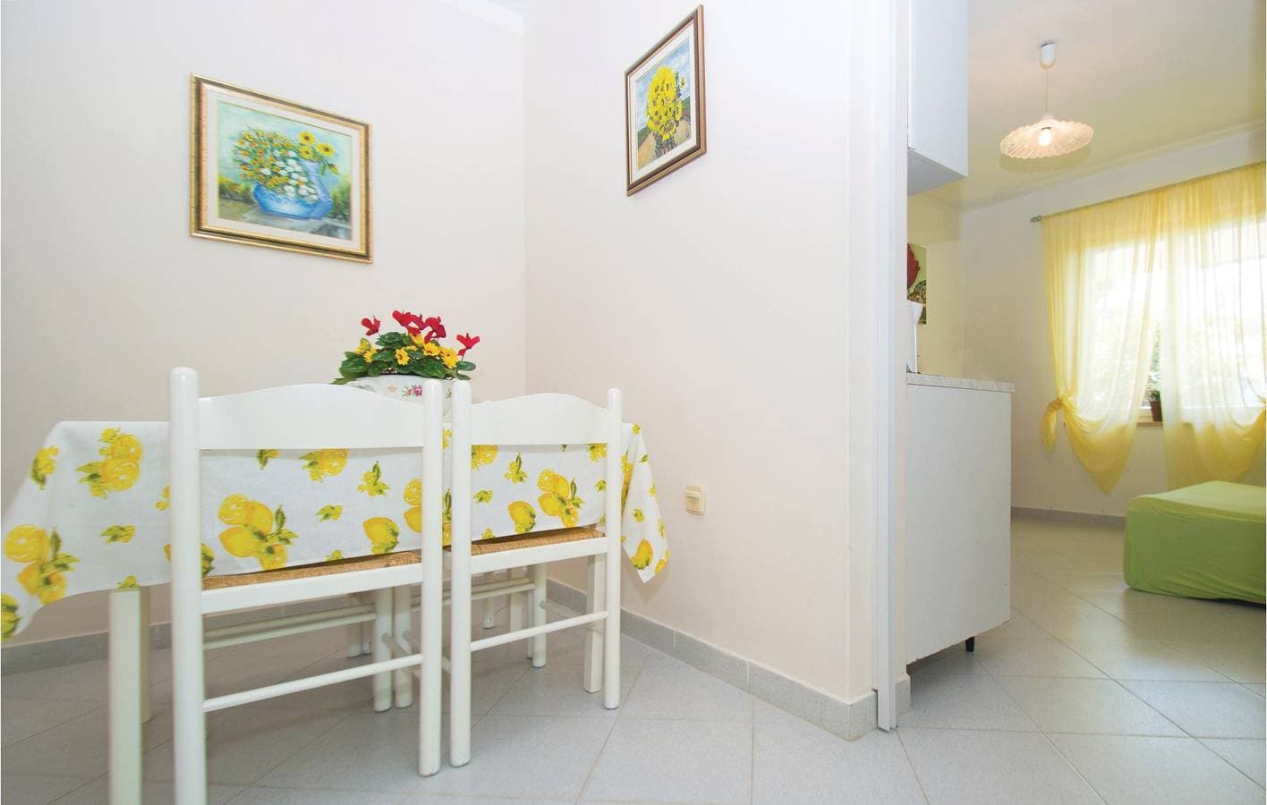 Foto 10 von 27: Charmante Ferienwohnung in Strandnähe mit Terrasse und Parkplatz