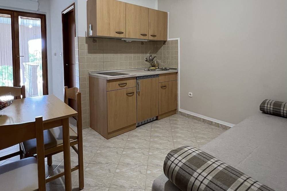 Foto 8 von 12: 1-Zimmer-Ferienwohnung mit Terrasse Starigrad, Paklenica