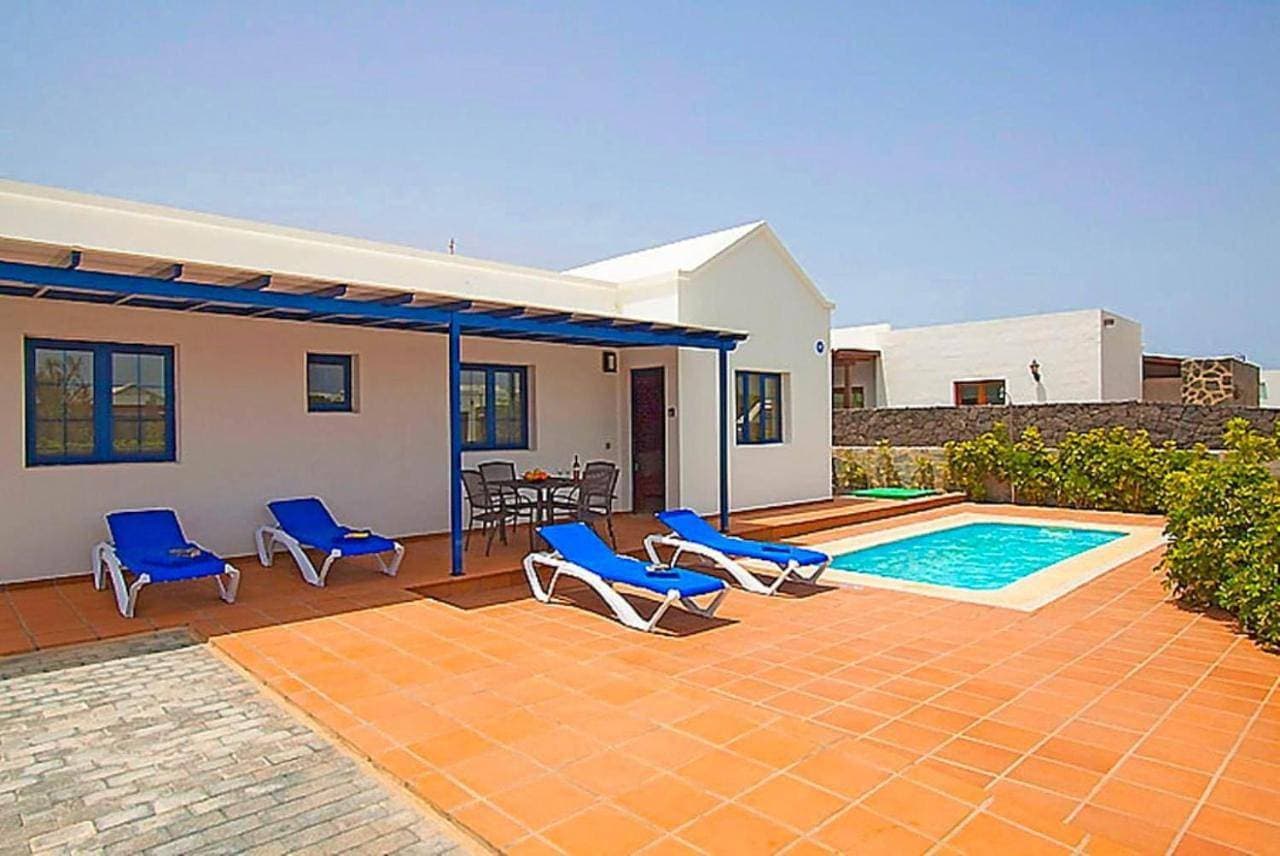 Foto 9 von 27: Three-Bedroom Villa with Private Pool