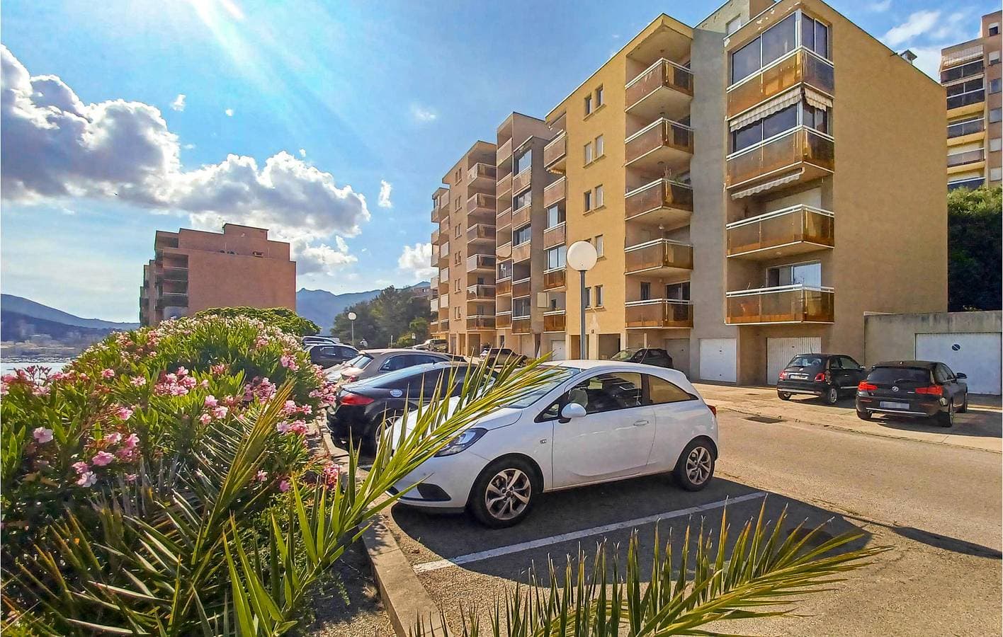 Gemütliches Strandapartment mit Terrasse und Parkplatz 1