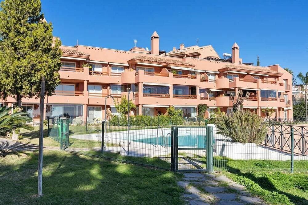 Foto 13 von 30: Torreblanca with pool by Costarentals