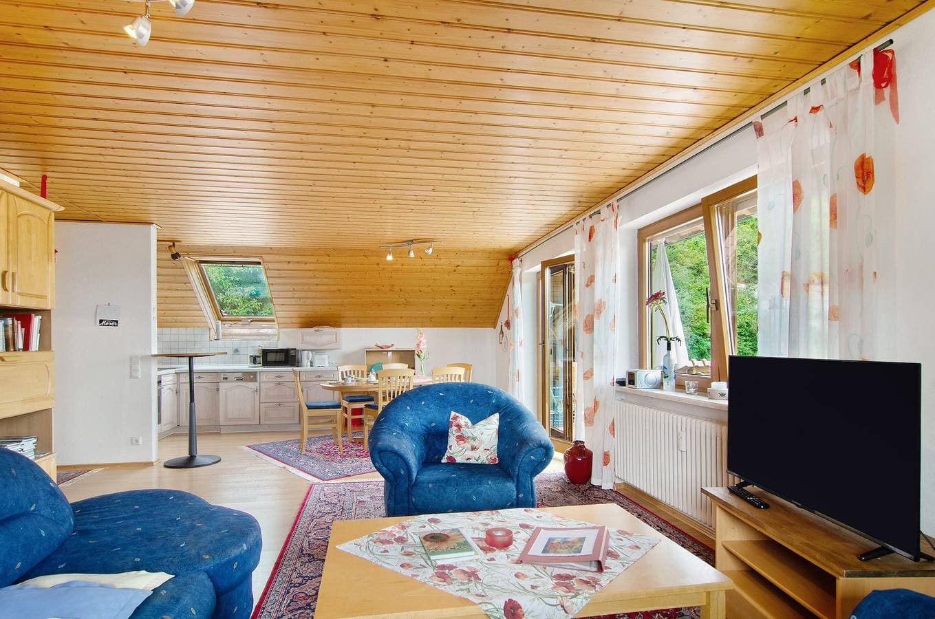 Foto 6 von 24: Apartment 'Bodenseeblick' mit Seeblick, privater Terrasse und WLAN
