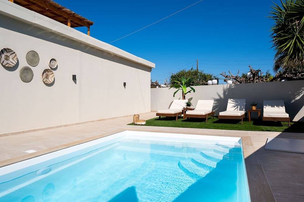 Elegant Villa in Malia with private pool, just 2 minutes from the beach! 1
