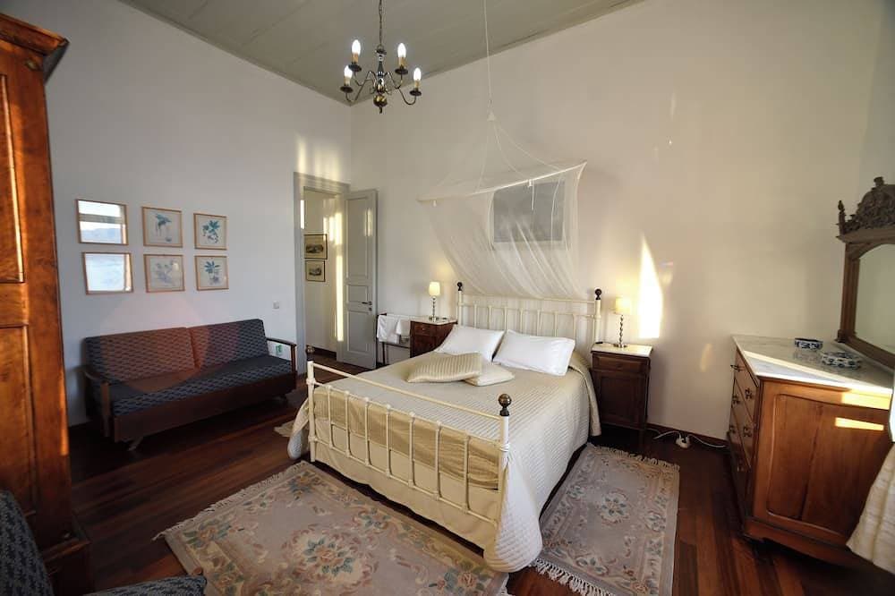 Foto 3 von 26: Ferienwohnung Villa mit privatem Pool und Meerblick