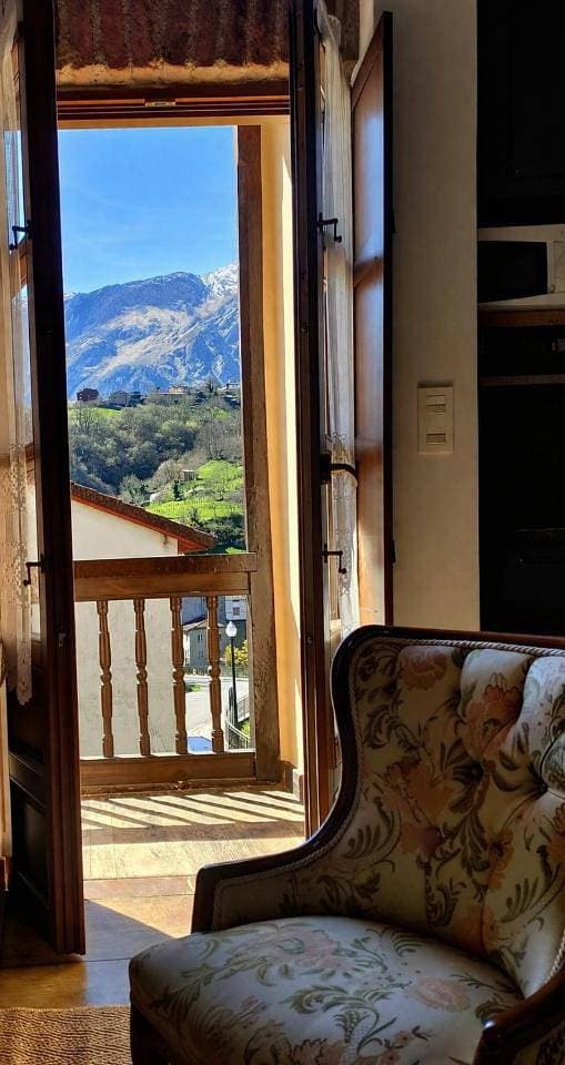 Foto 9 von 31: Two-Bedroom Apartment with Mountain View