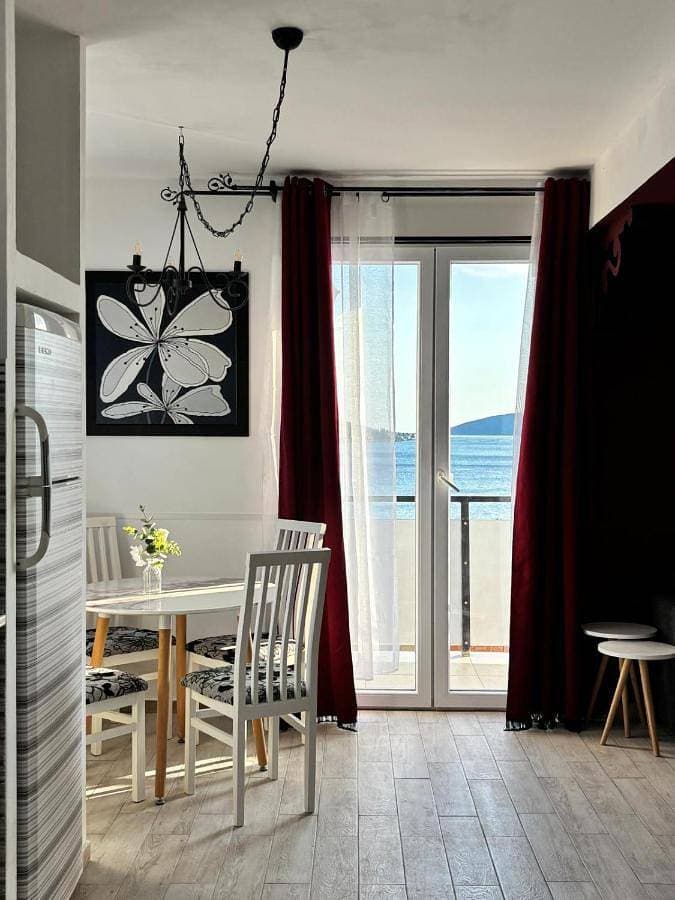 Designer Apartment Tango with Sunset Terrace 1