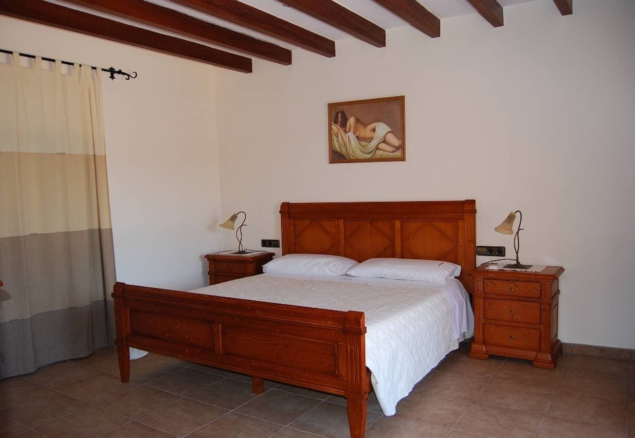 Foto 9 von 27: Ferienhaus Es Porrassar mit Bergblick, Pool, WLAN, Klimaanlage, Terrassen und Garten