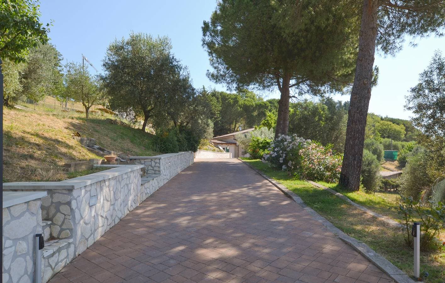 Foto 2 von 25: Gemütliche Wohnung mit Pool und Garten, 2,5km zum Laghetto di Marcarelli