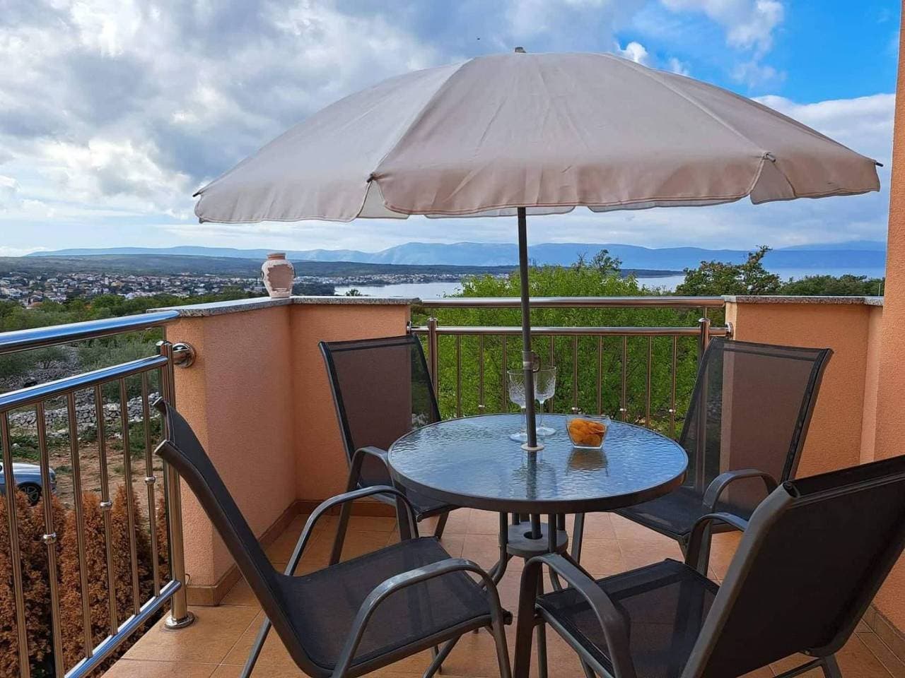 Wunderschöne Ferienwohnung, mit Meerblick und Pool 1