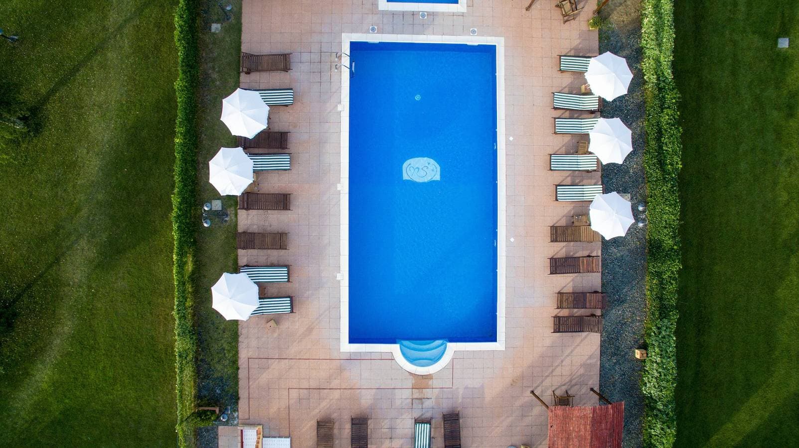 Foto 5 von 29: Bungalow 'Stella 2' mit Gemeinschaftspool, privater Terrasse und Klimaanlage