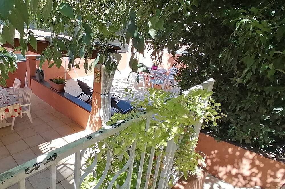 Foto 12 von 14: Unabhängiges Studio im Erdgeschoss in Grundstück mit Parkplatz
