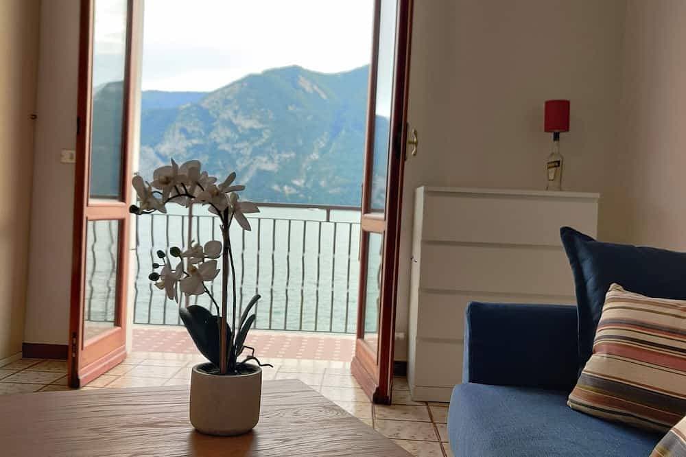 Foto 12 von 26: Peaceful Lakefront Balcony