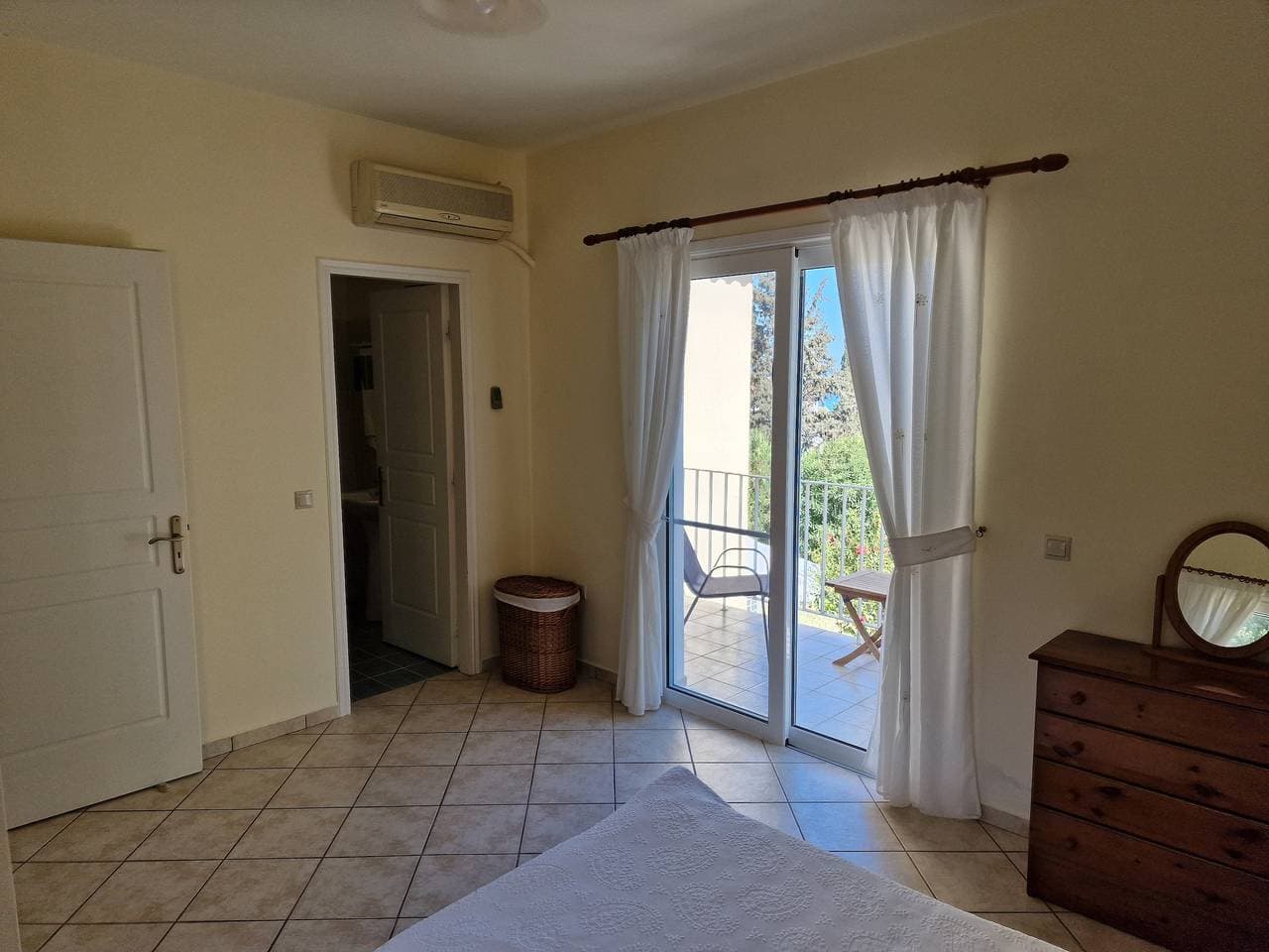 Foto 12 von 34: Villa für 7 Personen mit Balkon