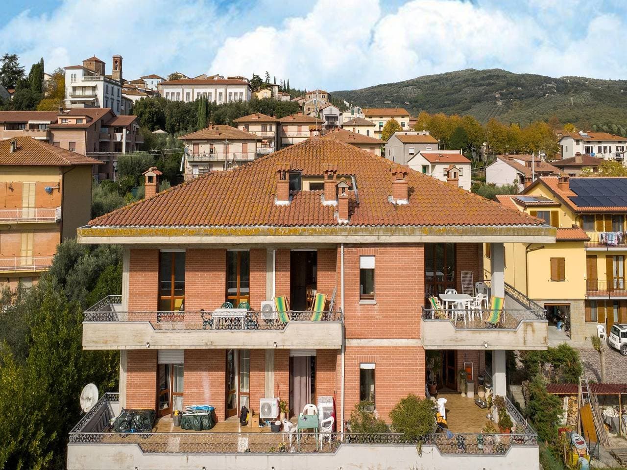 Schöne Wohnung in Tuoro sul Trasimeno mit Pool 1