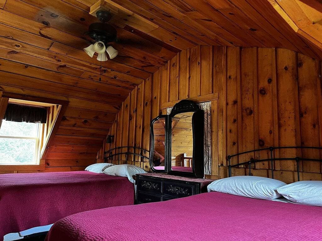 Foto 5 von 23: Heritage Hideaway Abgeschieden Log Cabin