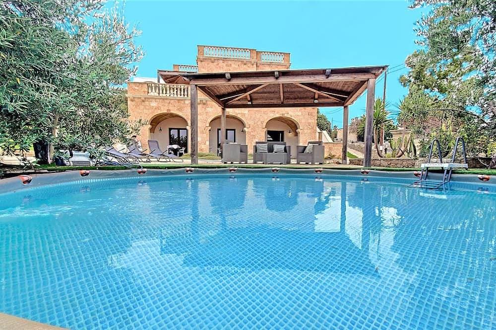 Haus mit 3 Wohnungen & Pool, 250m vom Meer 1