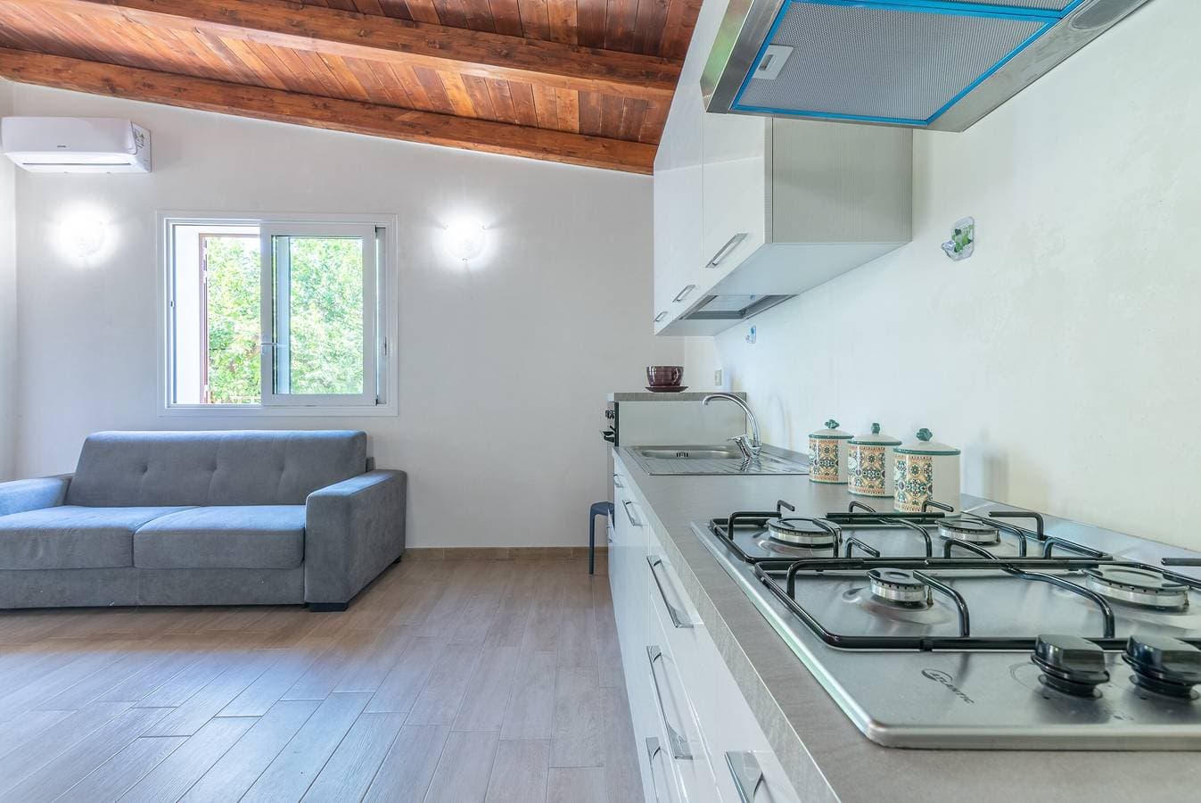 Foto 13 von 33: Villa Lorenzo mit privatem Garten, Whirlpool und WLAN