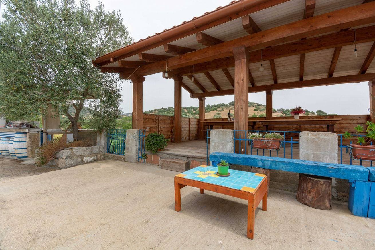 Villa Jumpadu komplett von der Natur umgeben 1