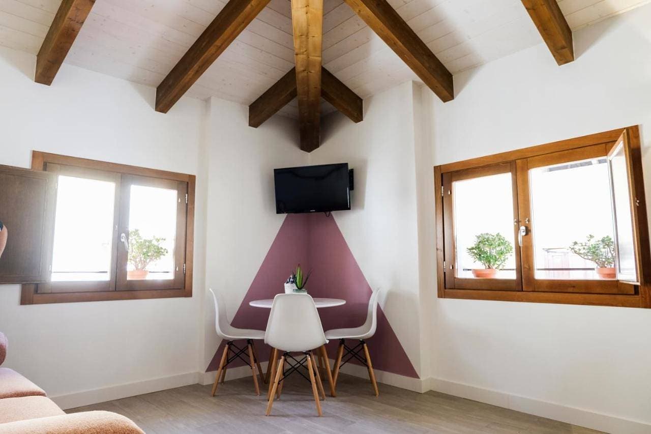 LA MOMA Apartments & Room 1