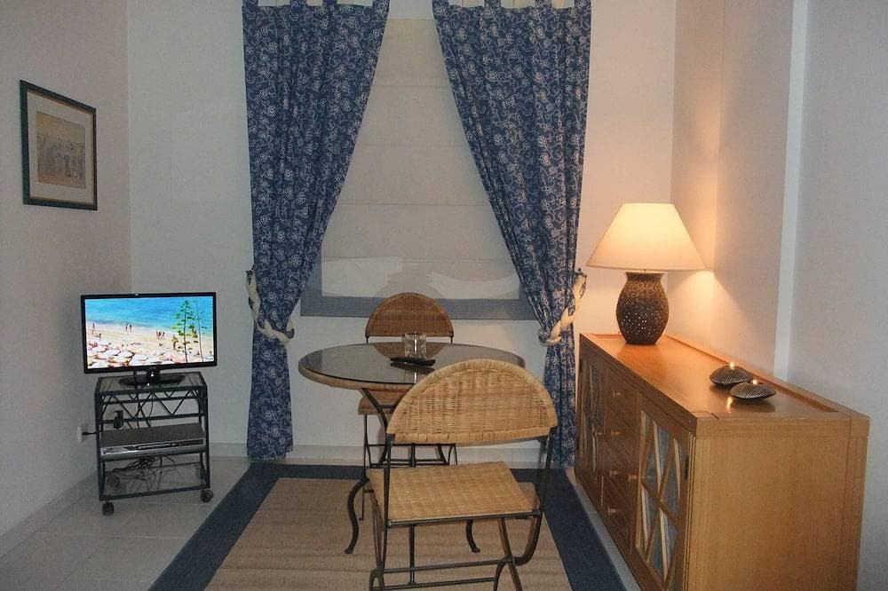 Foto 5 von 20: Studio on Avenida Marginal, sea front, parking space