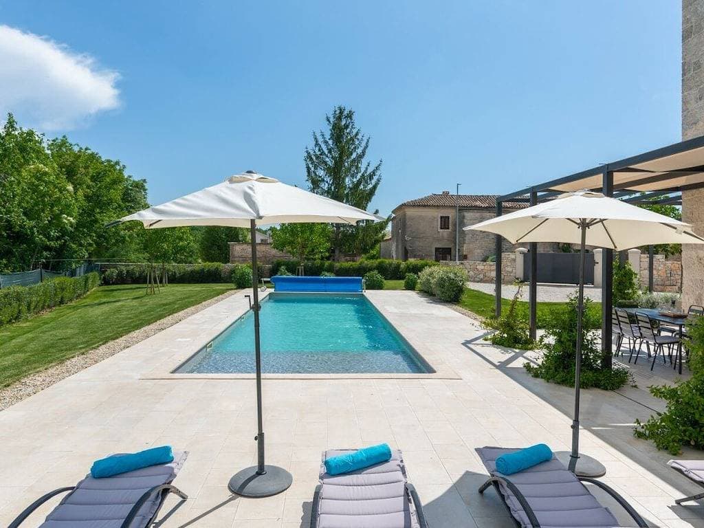 Foto 8 von 37: Villa in Brečevići mit Schwimmbecken