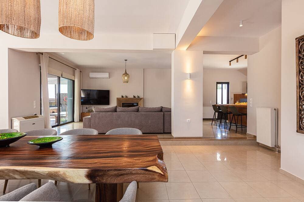 Foto 7 von 30: Luxury Ensuite Villa Overlooking Souda Bay