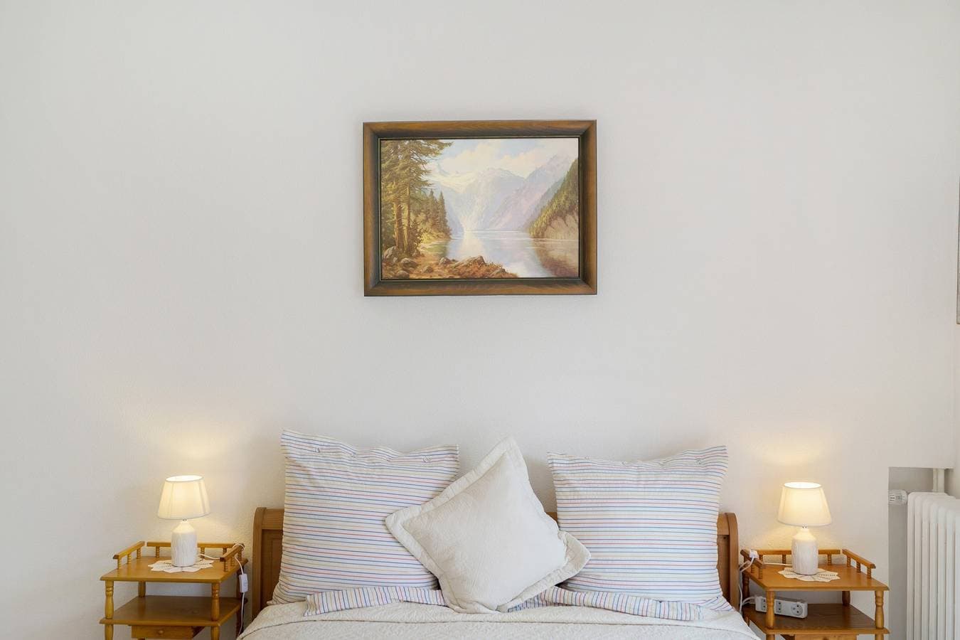 Foto 8 von 35: Gästezimmer „Chambre B und C – Sportive“ mit Bergblick, Gemeinschaftsterrasse & WLAN
