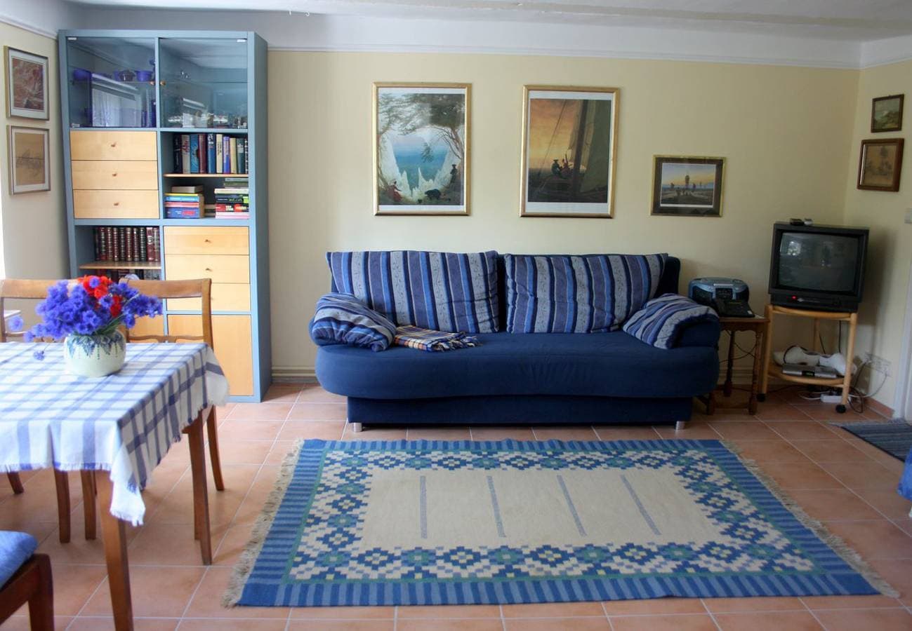 Foto 3 von 14: Im Feriengarten - Ferienwohnung Erdgeschoß