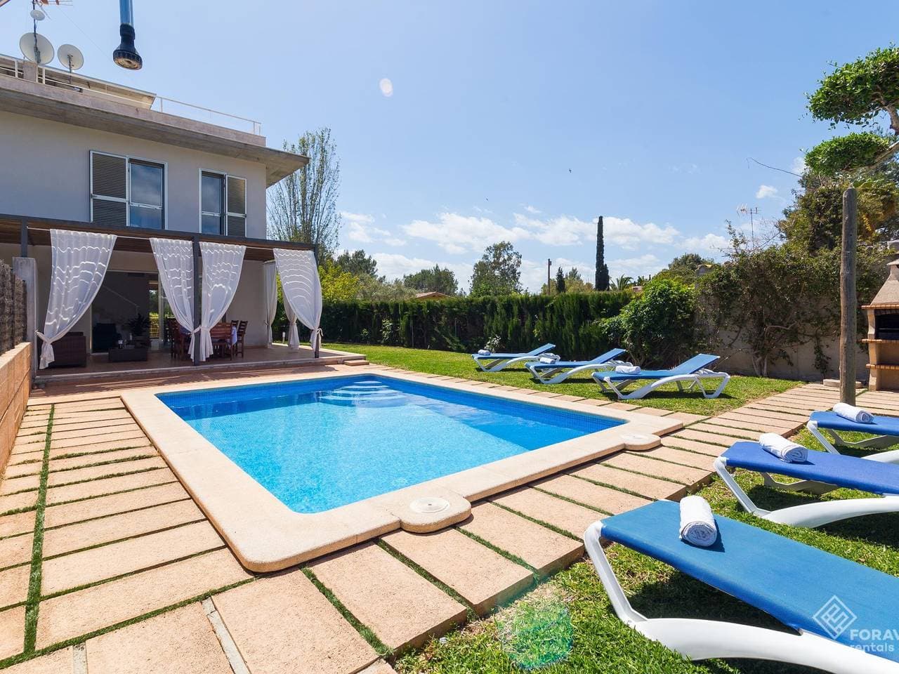 Foto 4 von 43: Vaumera F - Schöne Villa mit privatem Pool