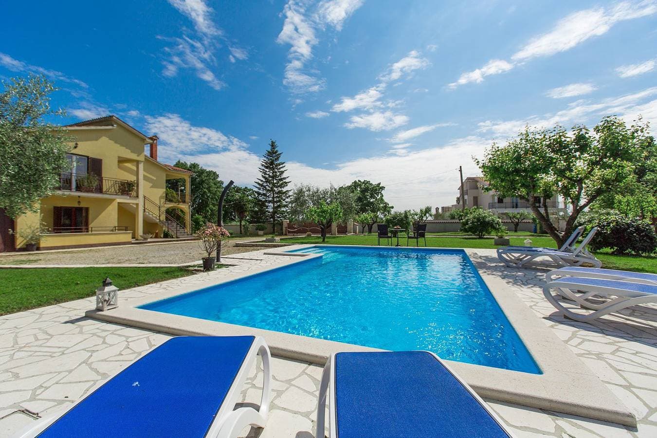 Foto 5 von 32: Hundefreundliches Paradies mit Pool, Spielplatz, Grillbereich, privater Terrasse