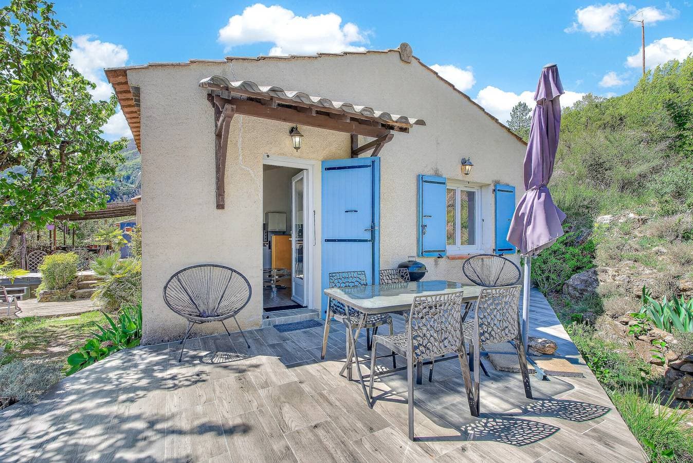 Foto 2 von 26: Ferienhaus 'Les Iris' mit Bergblick, privater Terrasse und WLAN