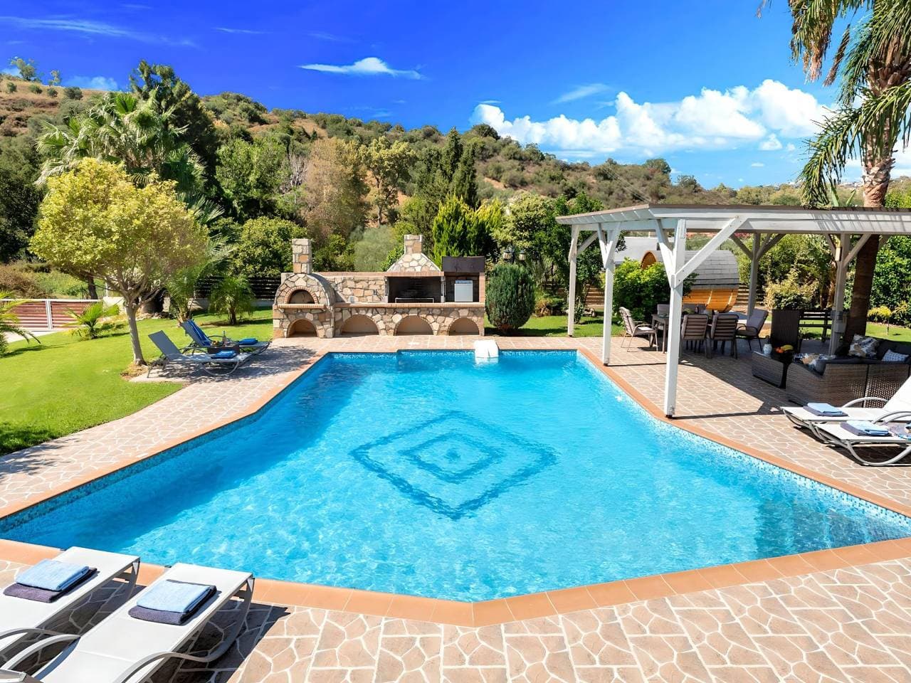 Foto 6 von 44: Mirsini Villa Privater Pool Jacuzzi