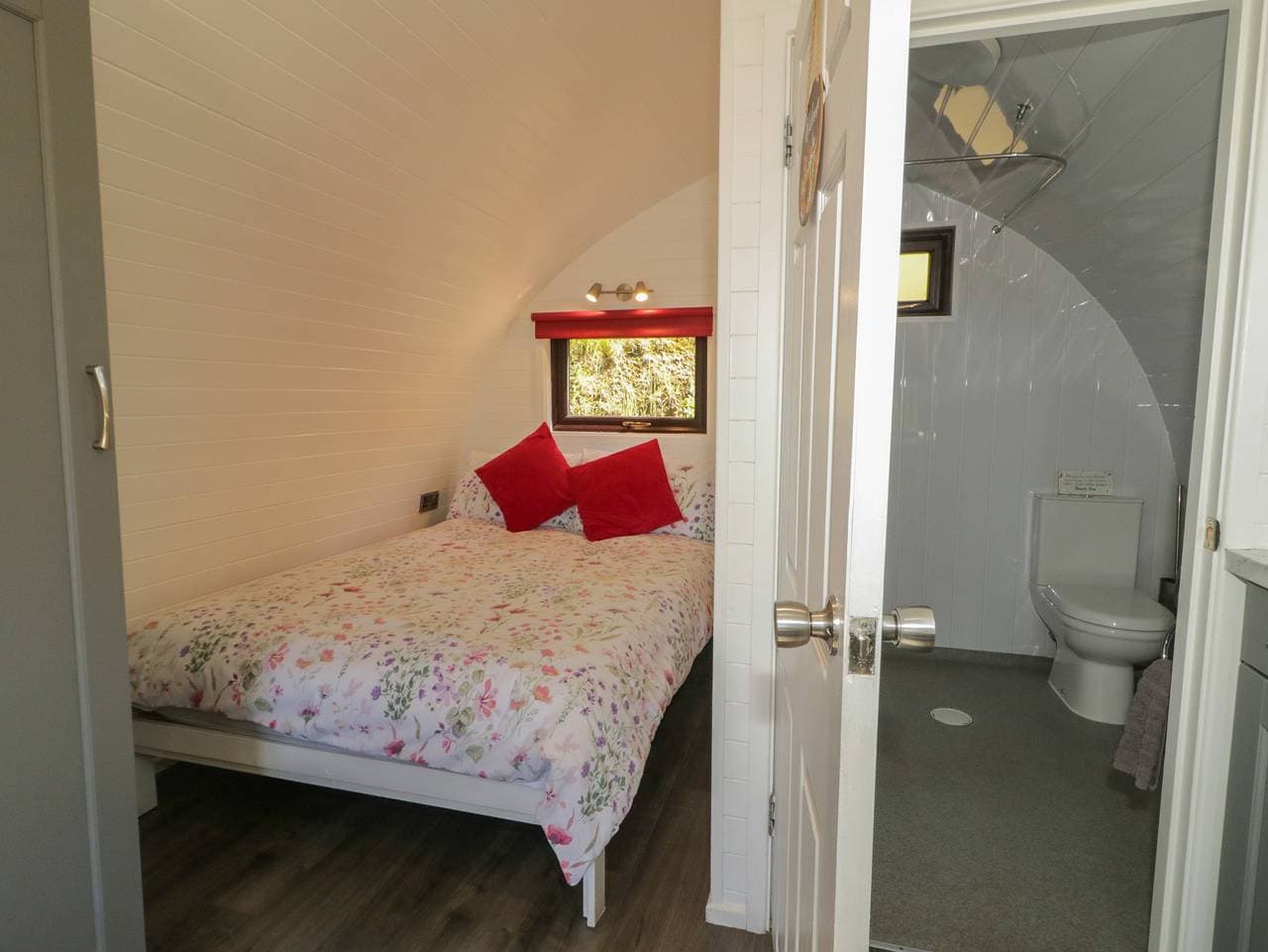 Foto 11 von 31: Hütte für 2 Personen mit Garten