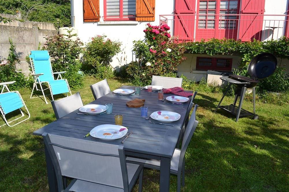 Voll ausgestattetes Einfamilienhaus mit einem großen Garten und kostenlosem Glasfaser-WIFI 1